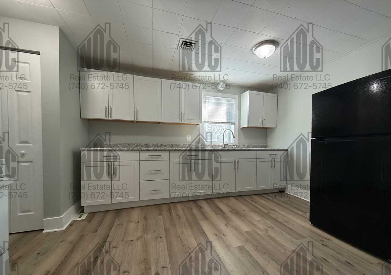 1236 1236 1236 1/2 E. Locust St. - 1236 1/2 #1236-1-2 - Photo 2 of 13