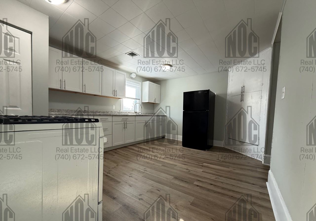 1236 1236 1236 1/2 E. Locust St. - 1236 1/2 #1236-1-2 - Photo 4 of 13