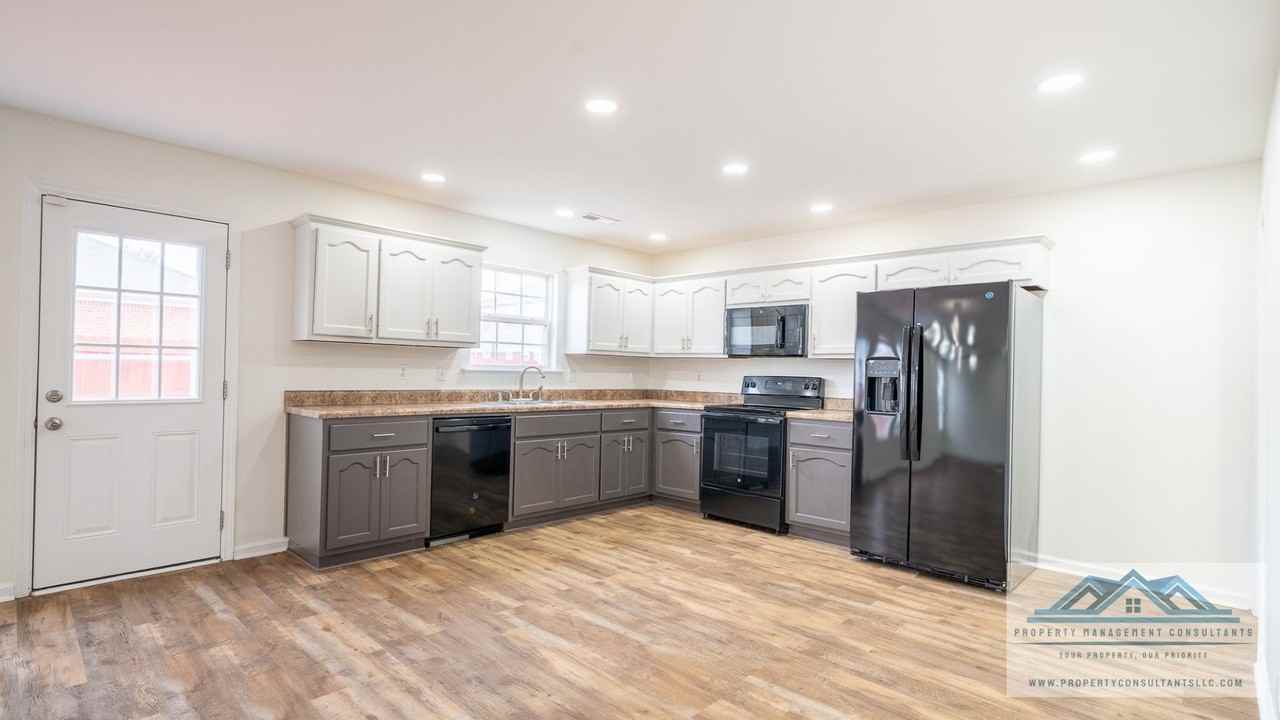 102 Millbury Way #1 - Photo 5 of 38