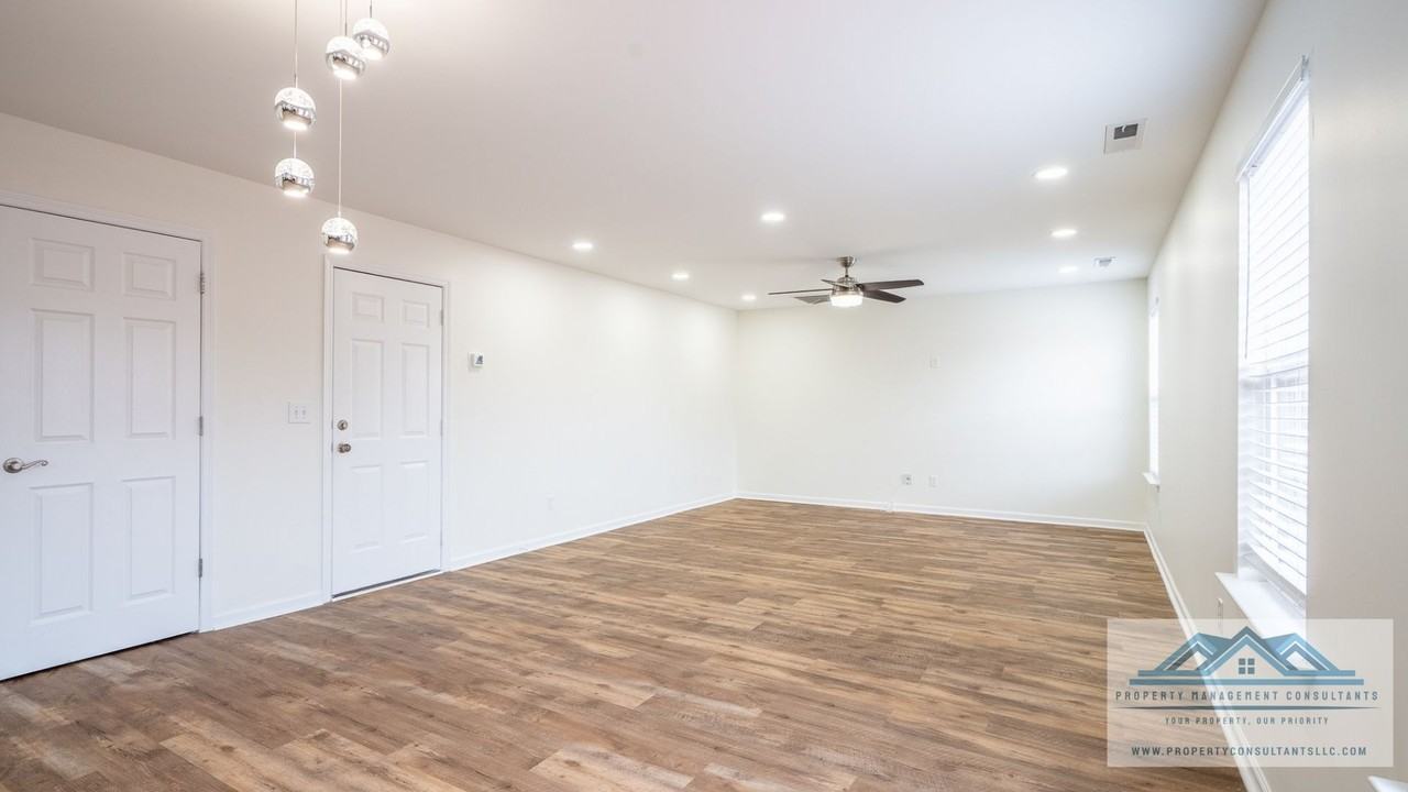 102 Millbury Way #1 - Photo 7 of 38