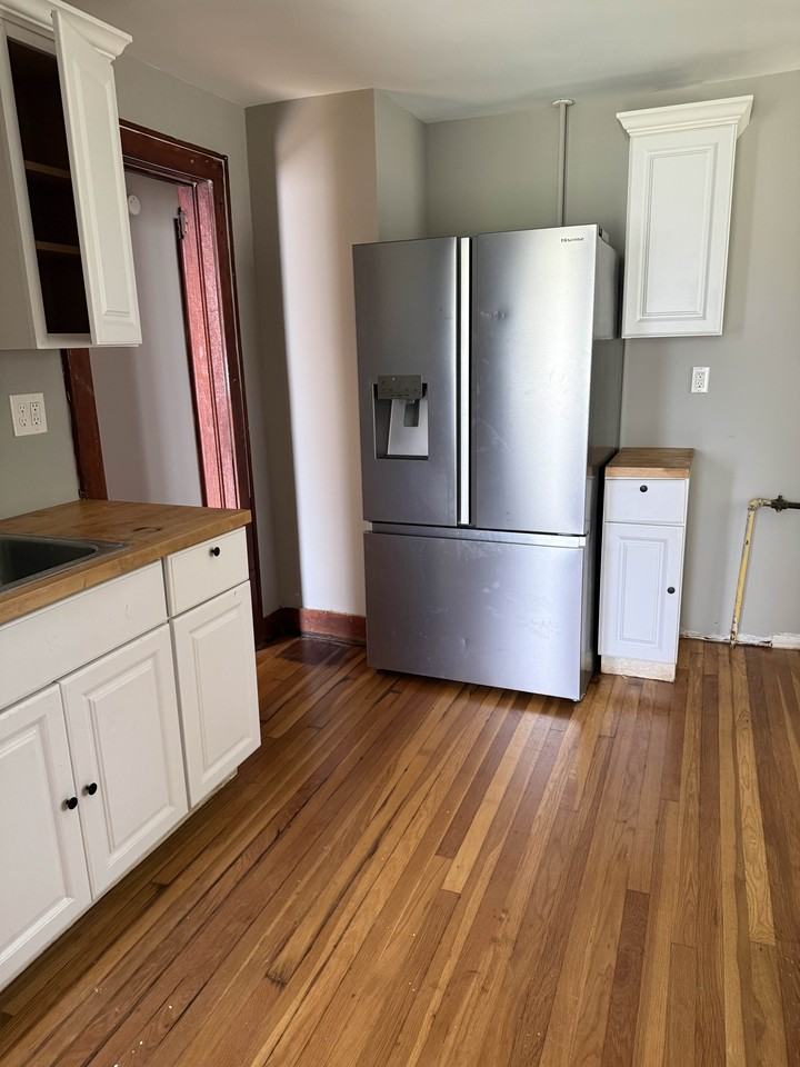 198 Farmington Avenue #2 - Photo 5 of 8