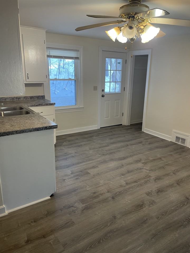 31 Randall St #1 - Photo 3 of 7