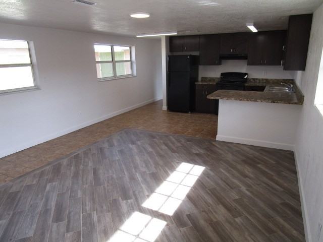 1221 Essex Rd #1 - Photo 3 of 15