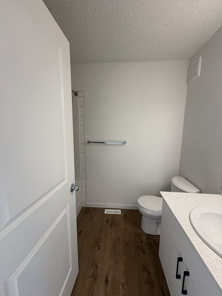 244 Marquis Boulevard Northeast - Upper - Photo 2 of 32