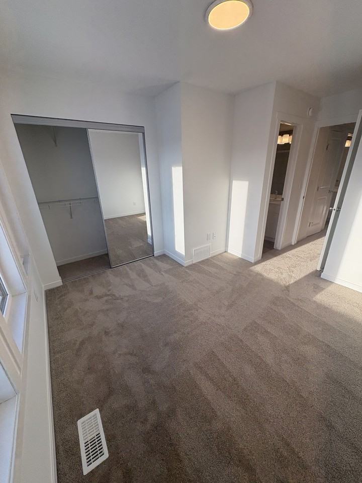 244 Marquis Boulevard NE - Photo 3 of 29
