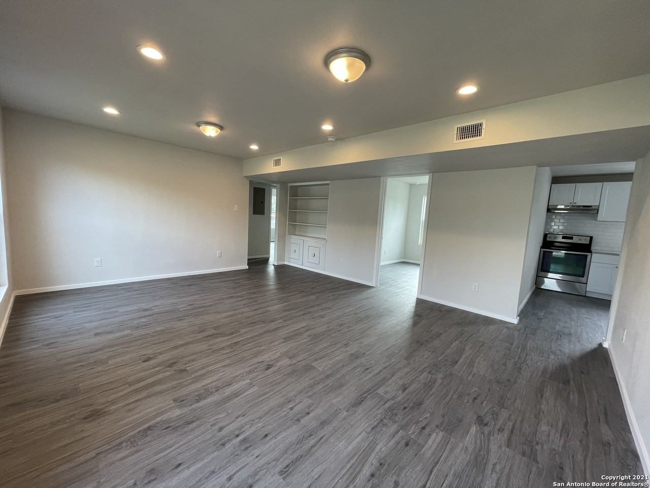 130 Senisa Drive #B - Photo 2 of 10