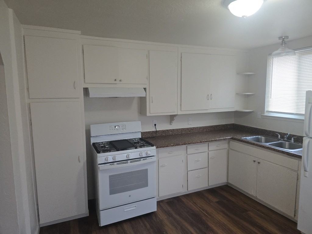 904 Middlecoff Ave - Photo 2 of 7