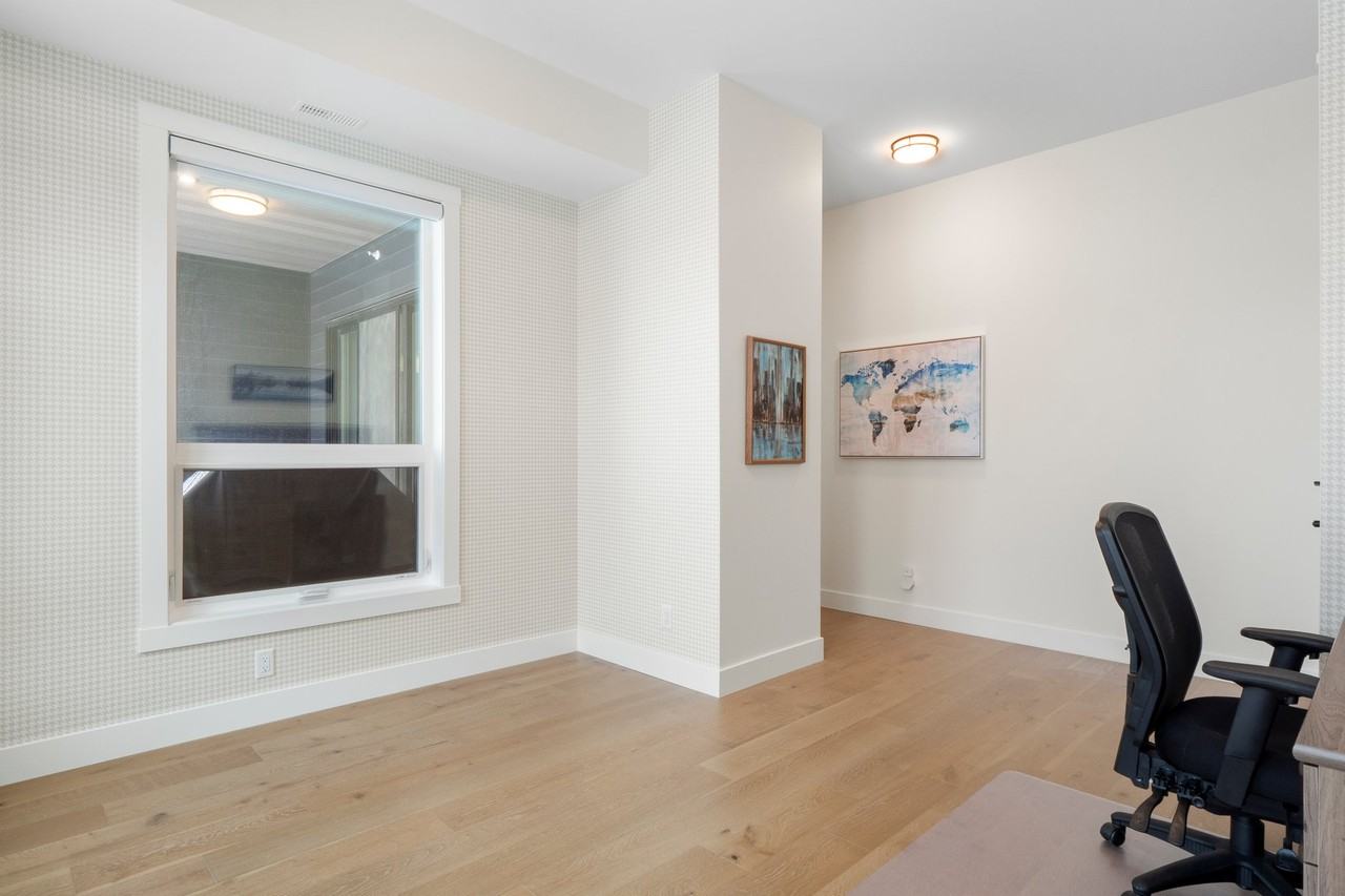 275 201-275 Lebel Cres Nw - Photo 2 of 50