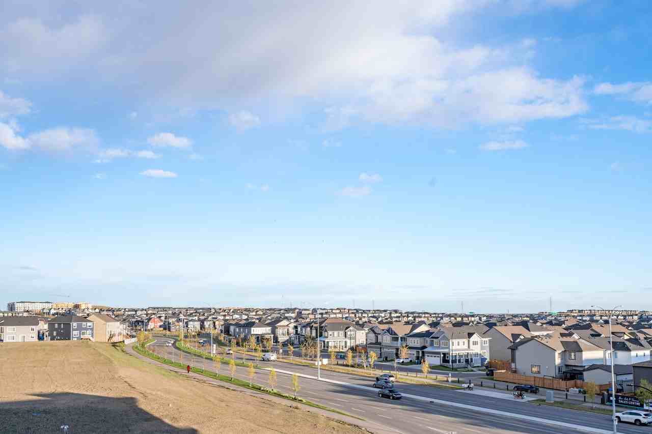 33 2404-33 Carringham Gate Nw #2404 - Photo 5 of 22