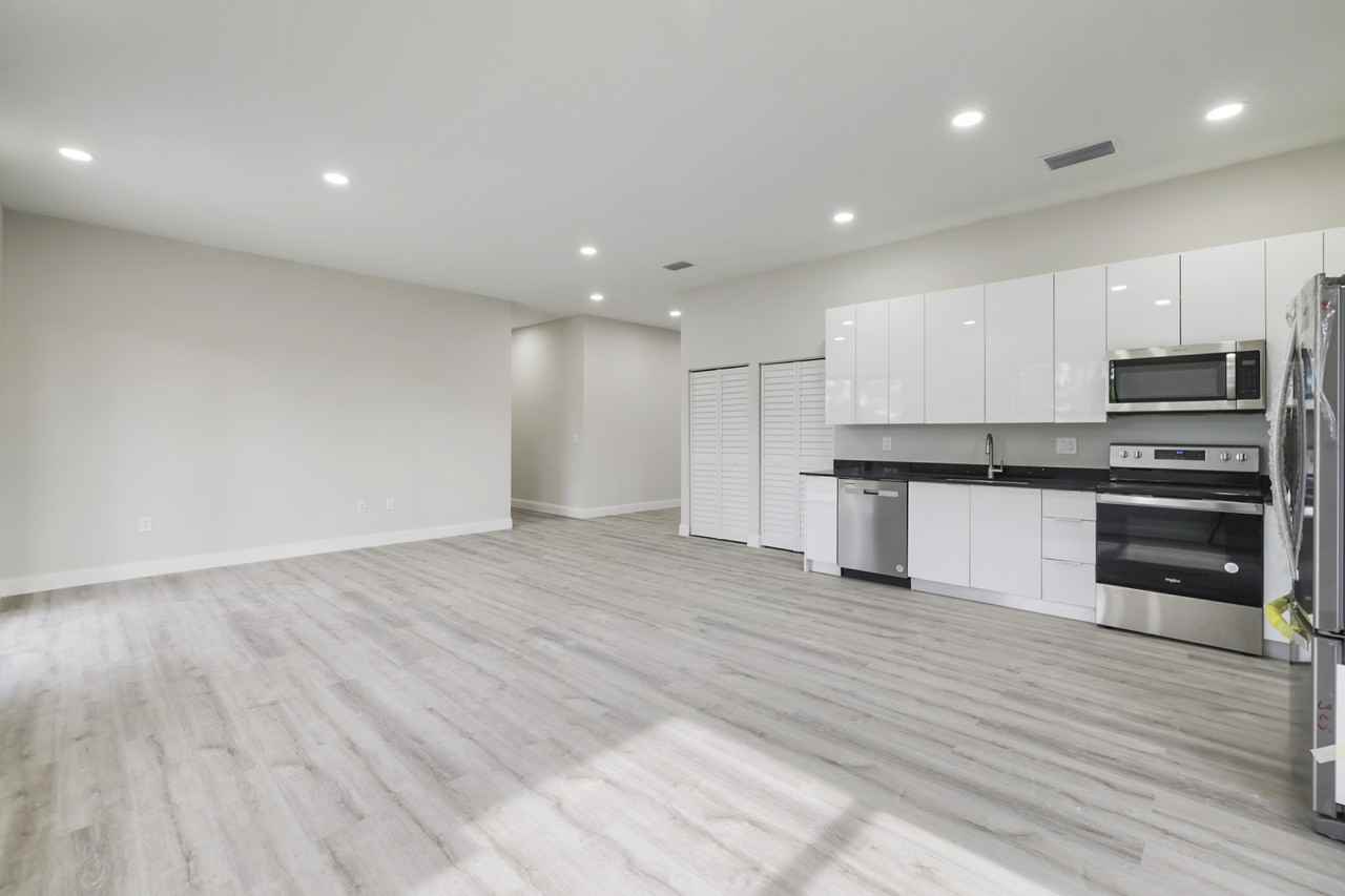 1213 County St E #1 - Photo 4 of 36