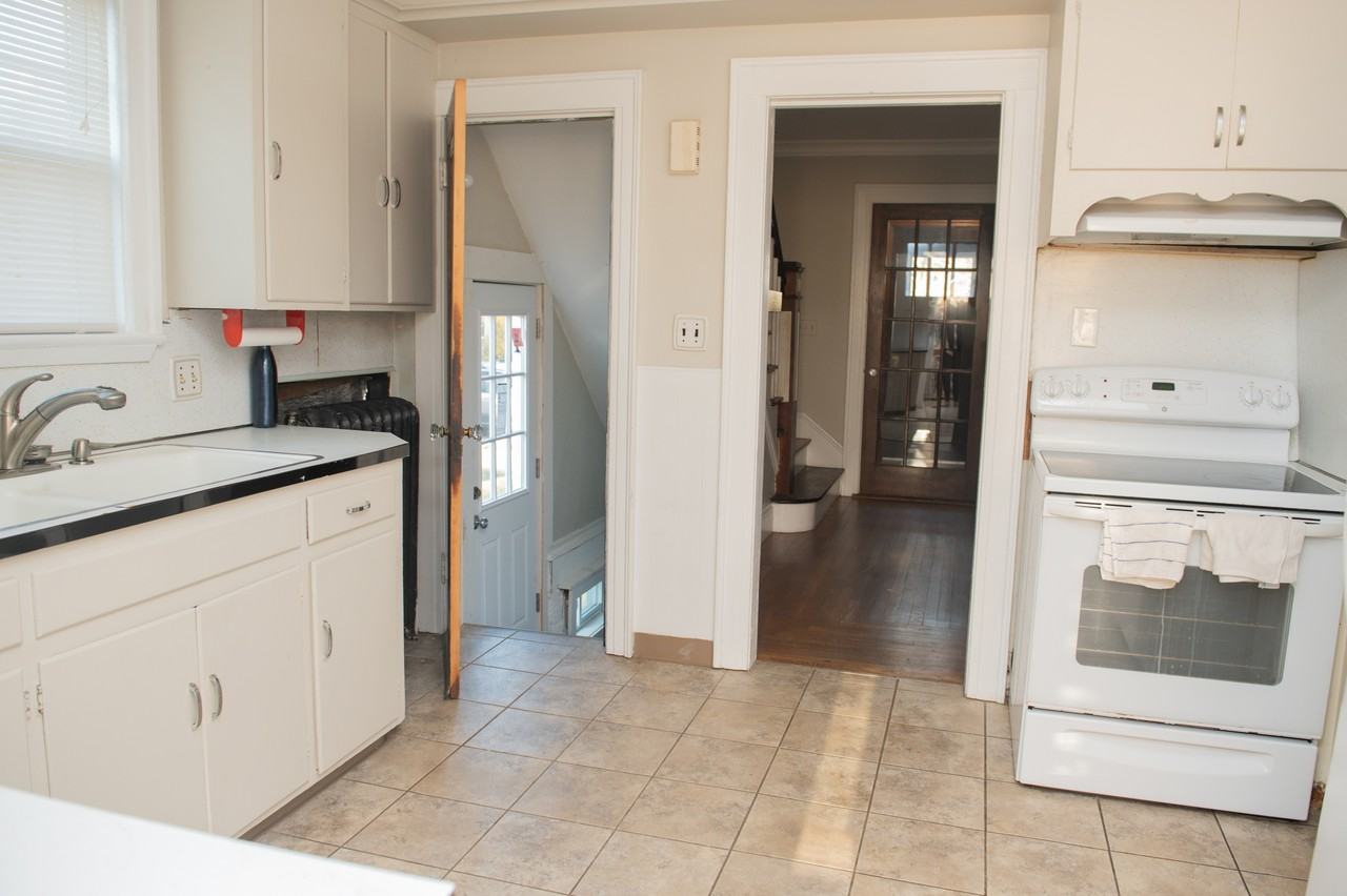 18 Thompson Street #1 - Photo 7 of 9