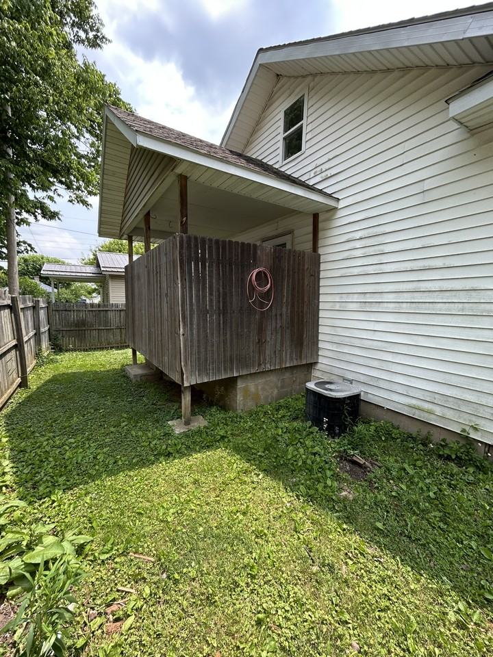 1030 West 17th Street #1030 - Photo 3 of 19