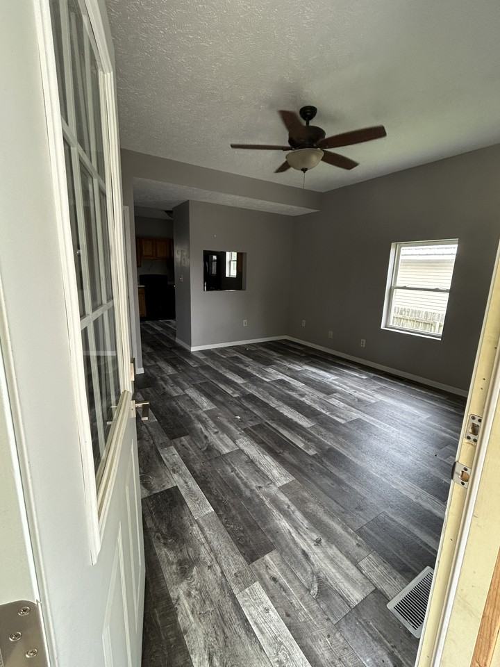 1030 West 17th Street #1030 - Photo 6 of 19