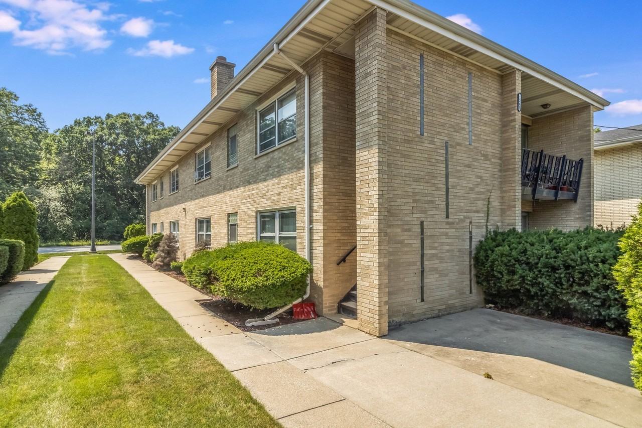 1241 North La Grange Road #2R - Photo 2 of 12