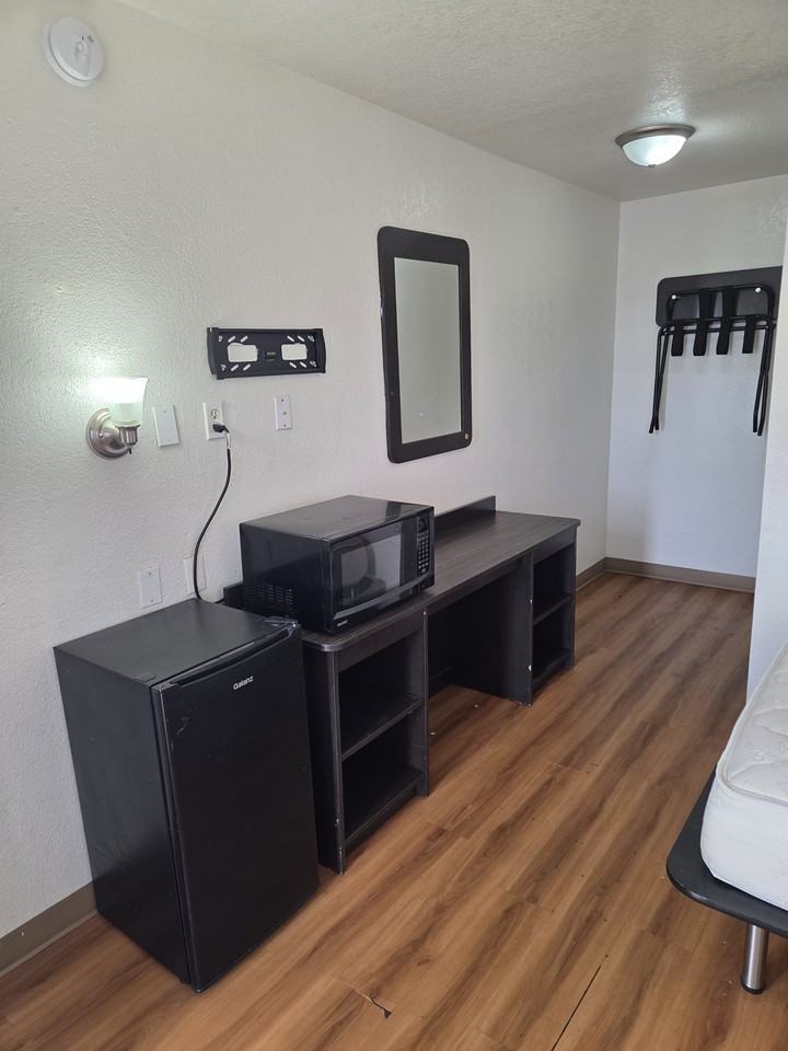 3009 West Russell Street #108 - Photo 2 of 5