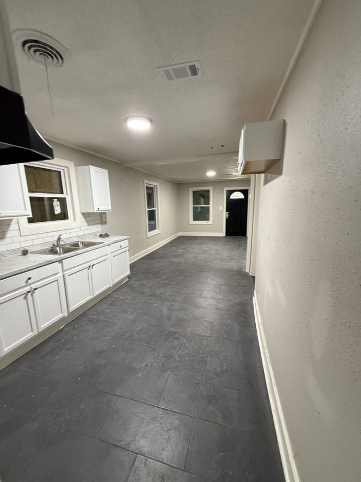 2379 Saratoga Ave #1 - Photo 6 of 10