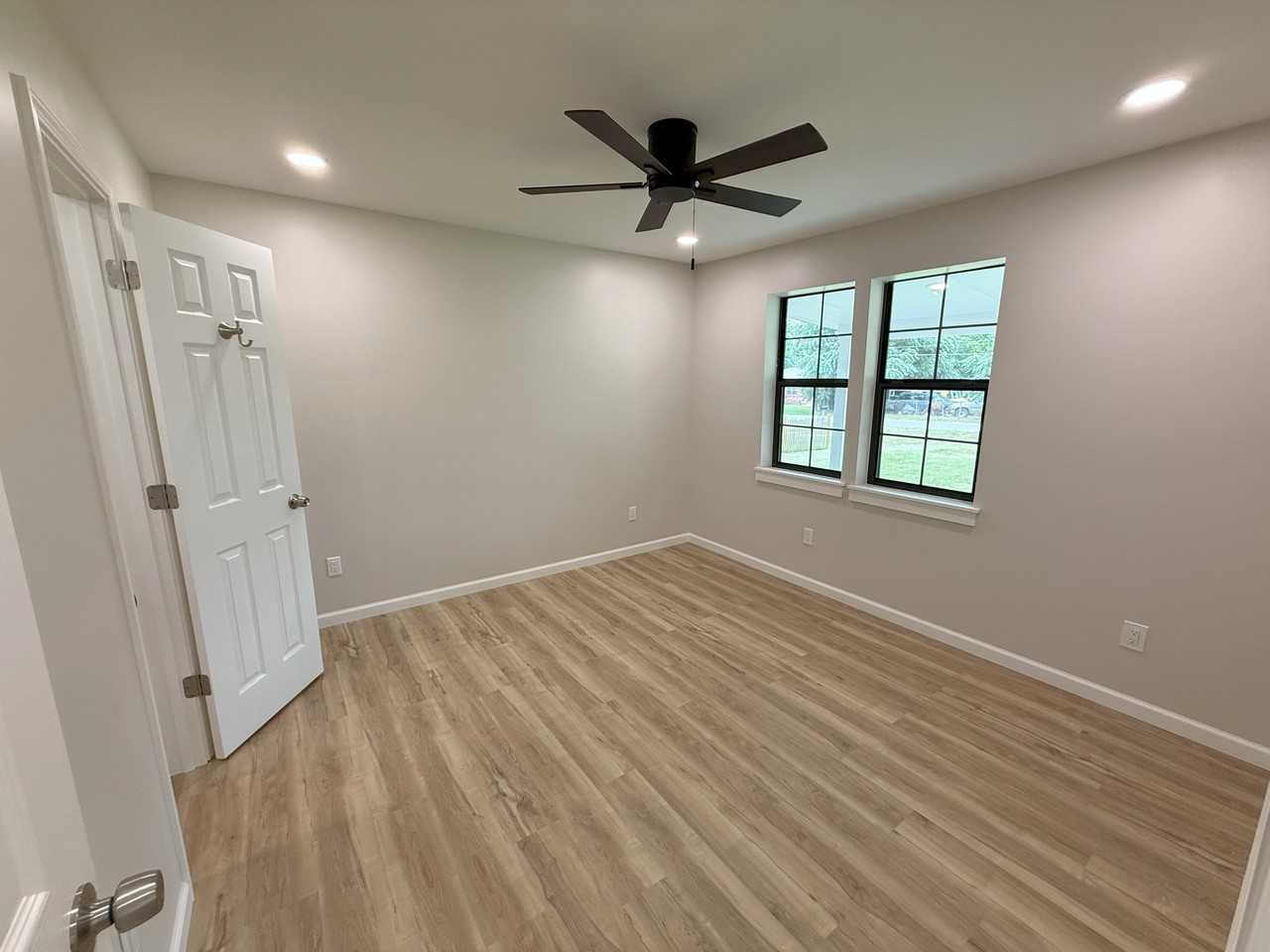 8626 Northeast 17th Street #1 - Photo 5 of 13