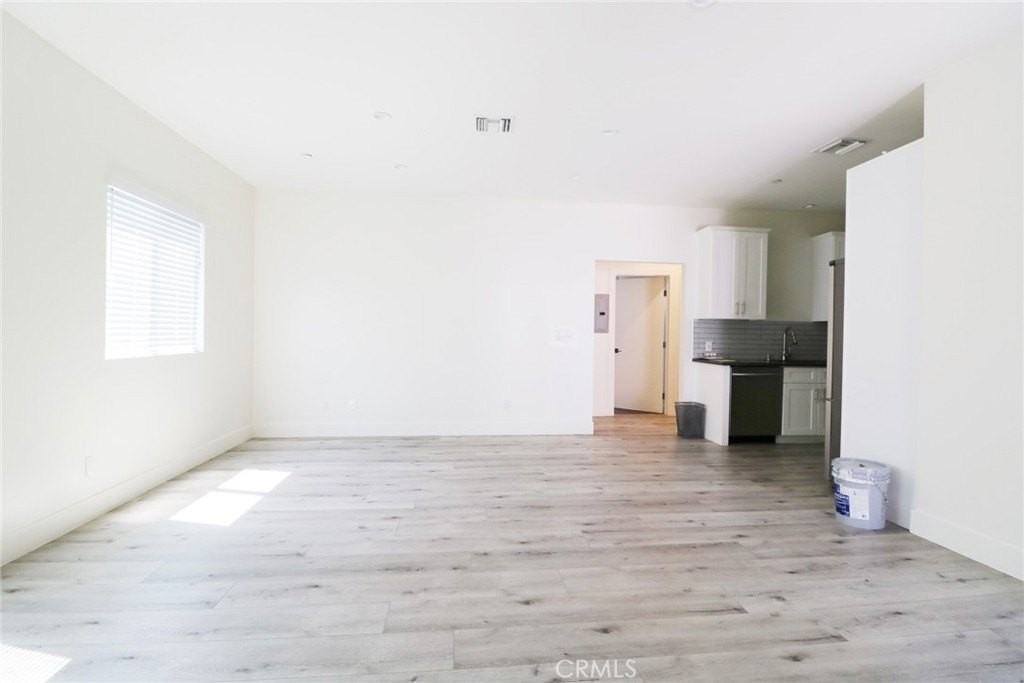 14254 Erwin St - Photo 5 of 19