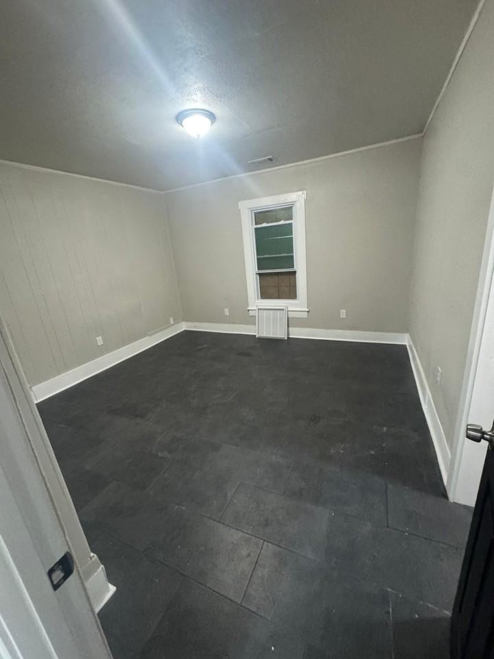 1490 Hugenot Street #1 - Photo 6 of 10