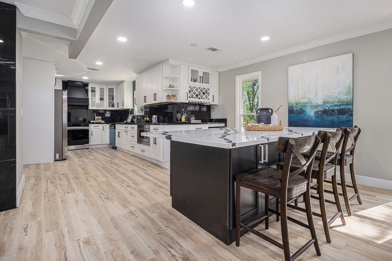 2806 Chaucer Drive Southwest #1 - Photo 5 of 20