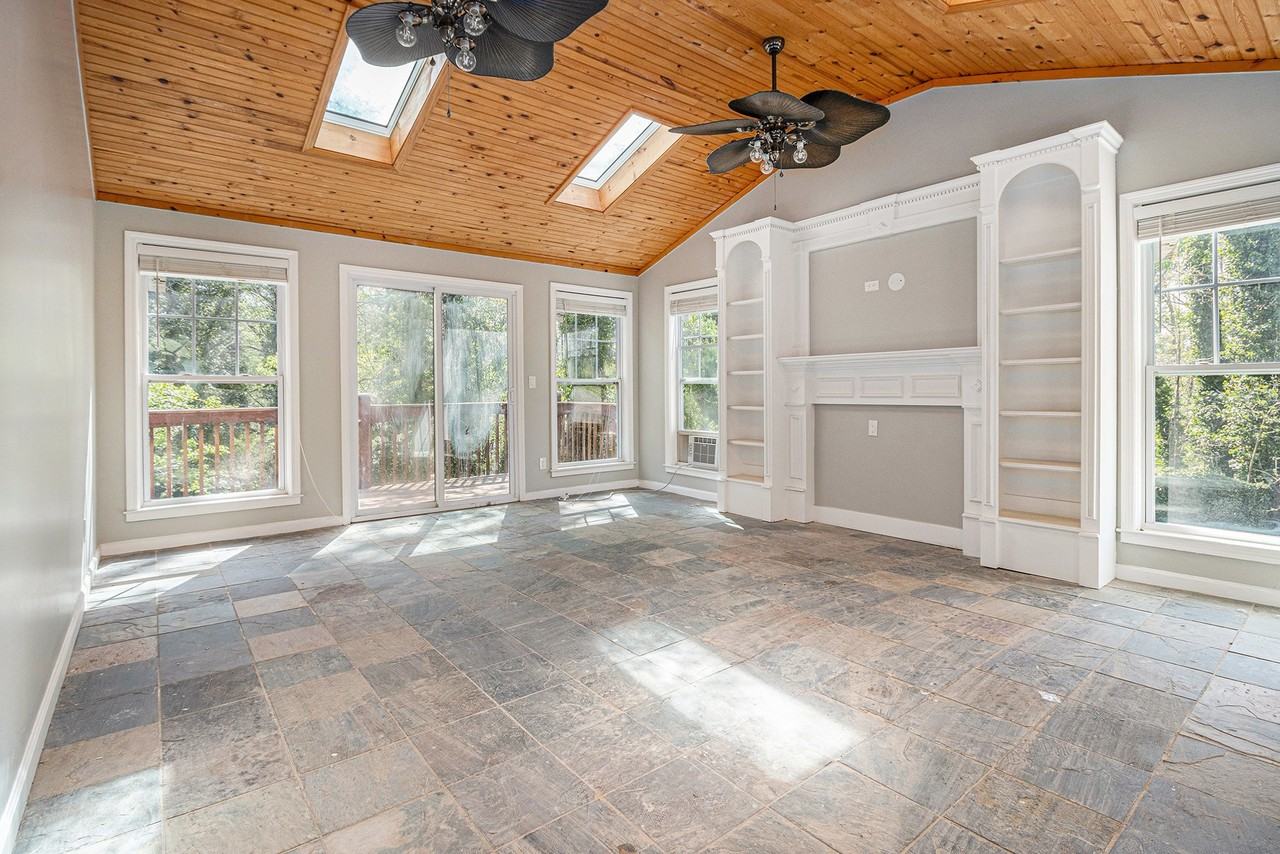 2806 Chaucer Drive Southwest #1 - Photo 7 of 20