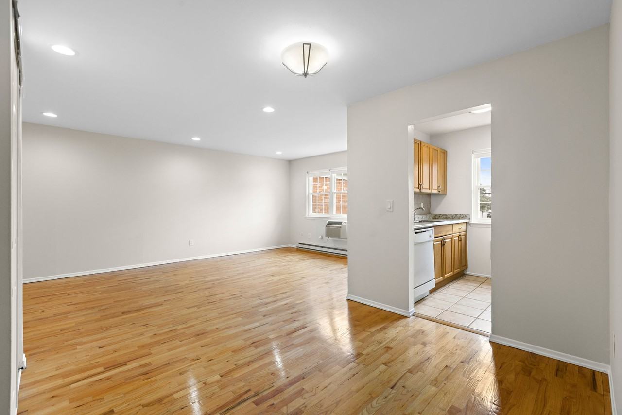 310 Hackensack St Apt A #310A - Photo 2 of 10