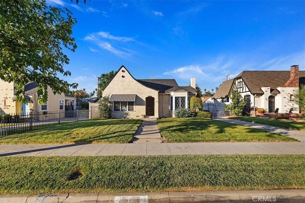 4311 Sunnyside Dr - Photo 4 of 40