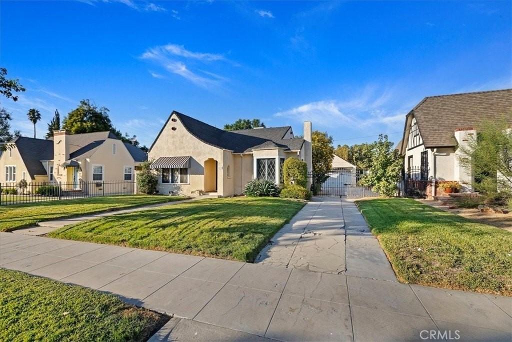 4311 Sunnyside Dr - Photo 6 of 40