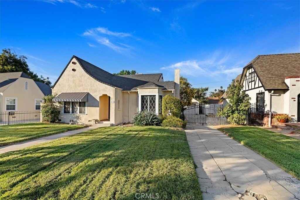 4311 Sunnyside Dr - Photo 7 of 40