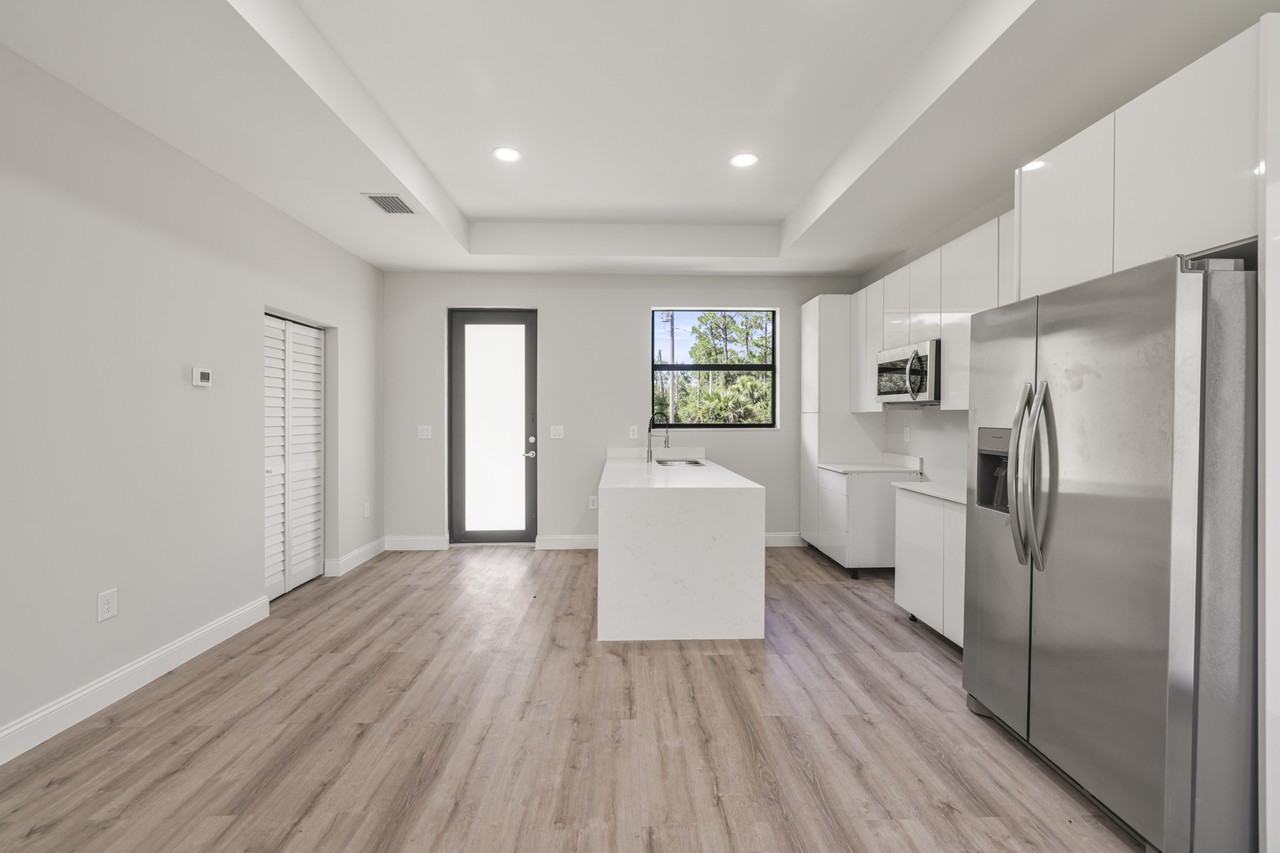 934 Binkley Street #1 - Photo 3 of 29