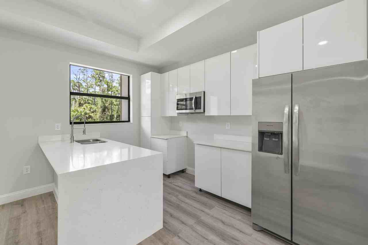 934 Binkley Street #1 - Photo 4 of 29