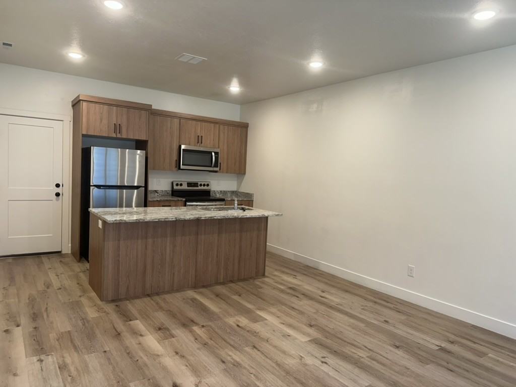 27 N Gateway Dr #8 - Photo 2 of 10