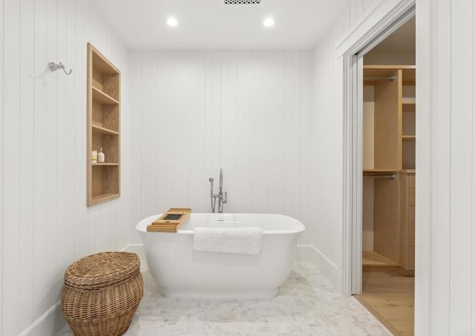 210 Estrella St - Photo 7 of 14