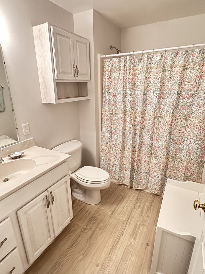 8911 East Circle Drive North #1 - Photo 5 of 9