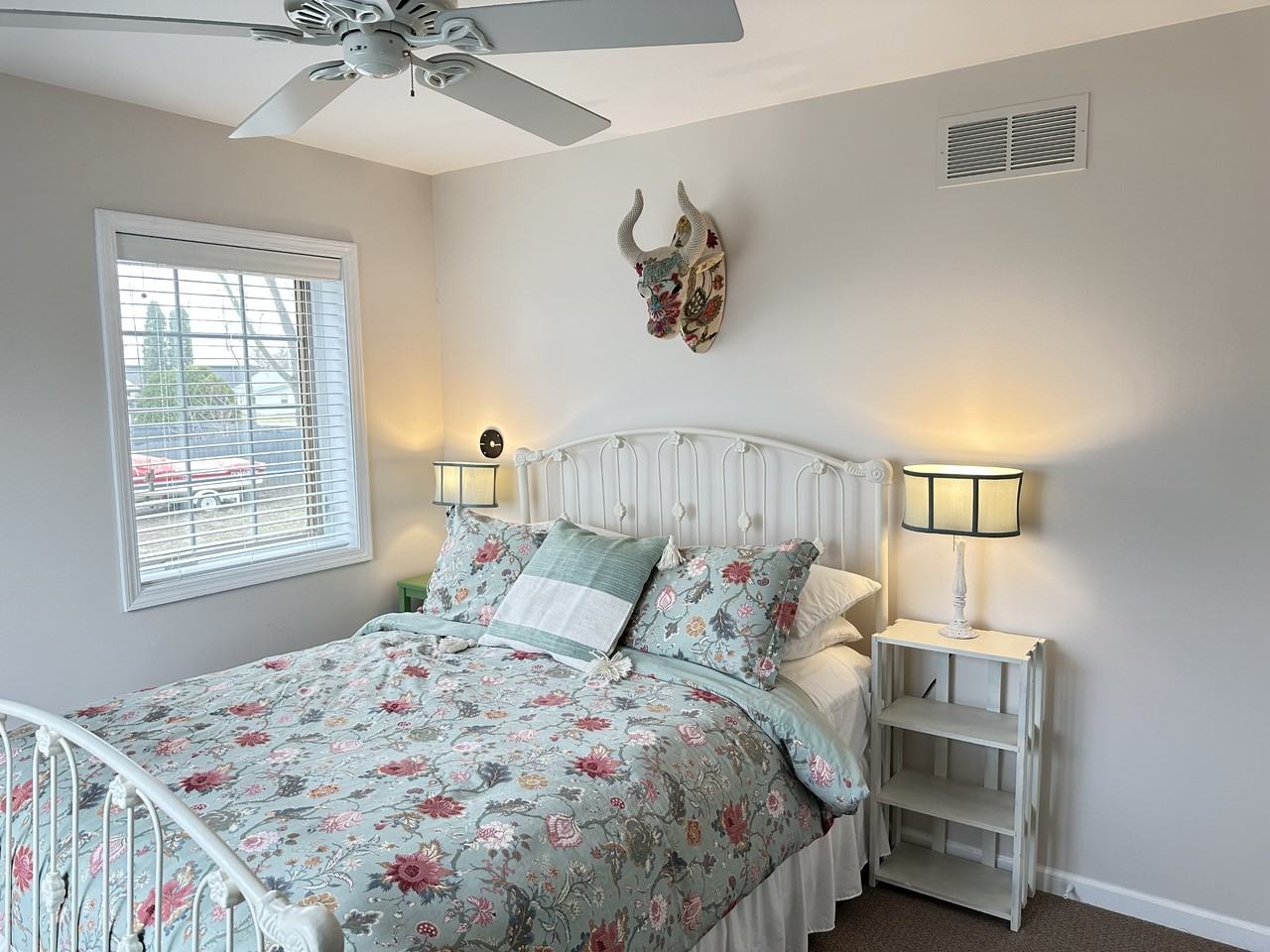 8911 East Circle Drive North #1 - Photo 6 of 9