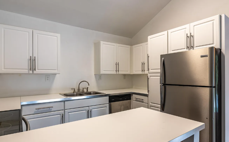 516 Greenwood Avenue #1 - Photo 5 of 10