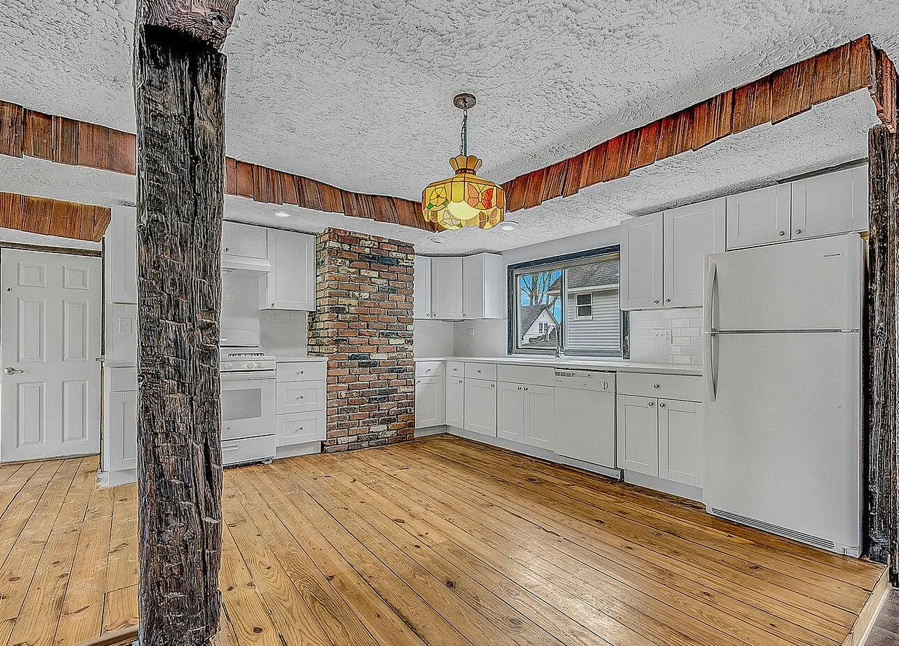 213 Colburn Avenue #1 - Photo 3 of 28