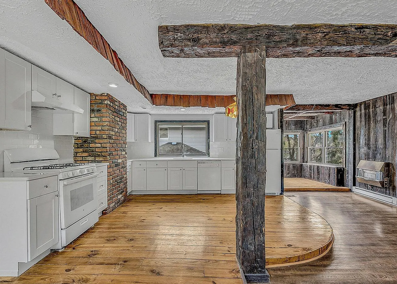 213 Colburn Avenue #1 - Photo 4 of 28