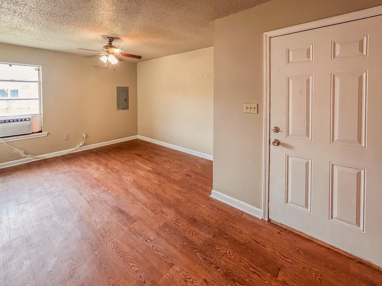 604 North Western Avenue #A - Photo 2 of 6