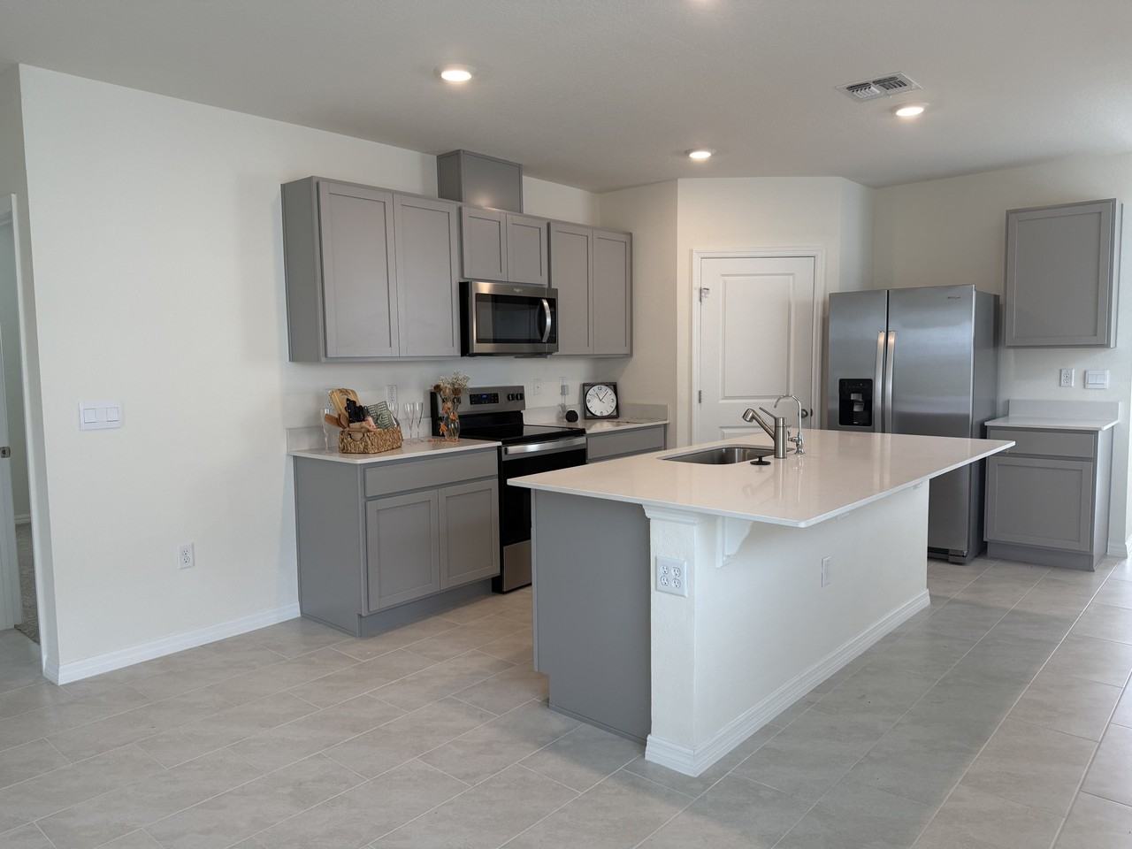 1305 June Lake Loop - Photo 2 of 10