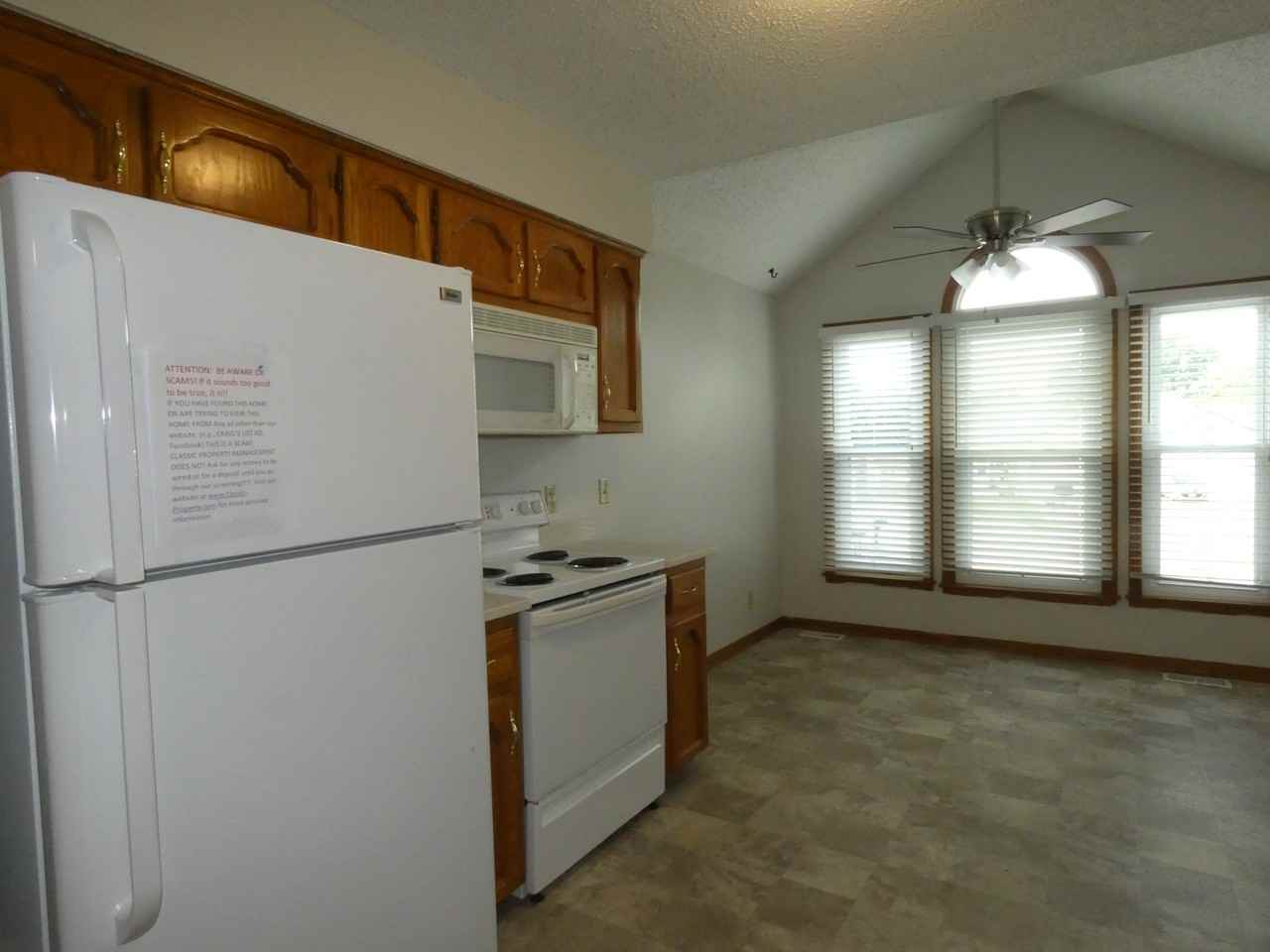 509 E 7th St - Photo 6 of 19