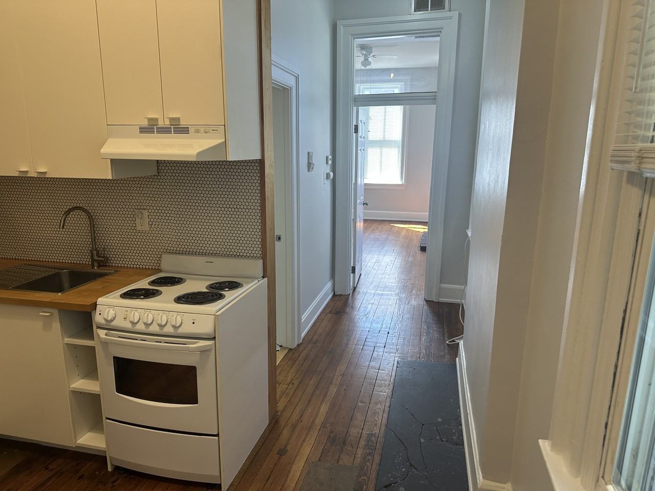 309 E 13th St #7 - Photo 4 of 10