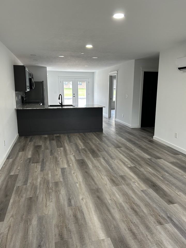 423 423 W3rd St - 5 #5 - Photo 2 of 10