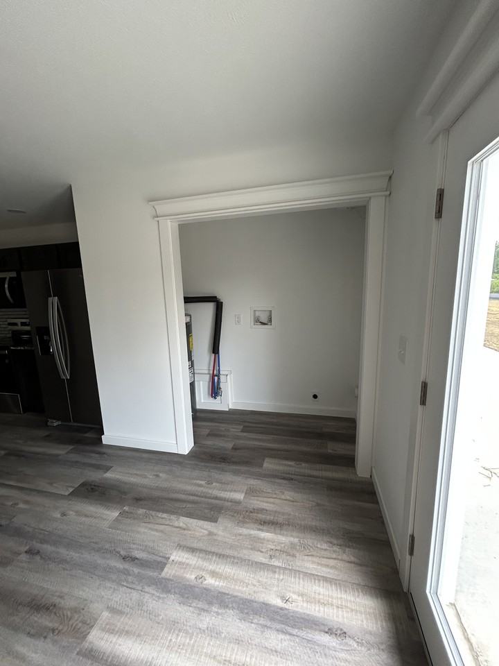 423 423 W3rd St - 5 #5 - Photo 5 of 10