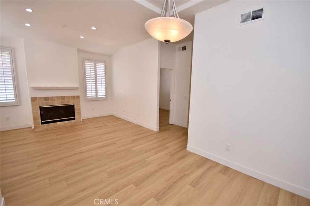 405 Tropea Aisle - Photo 3 of 27