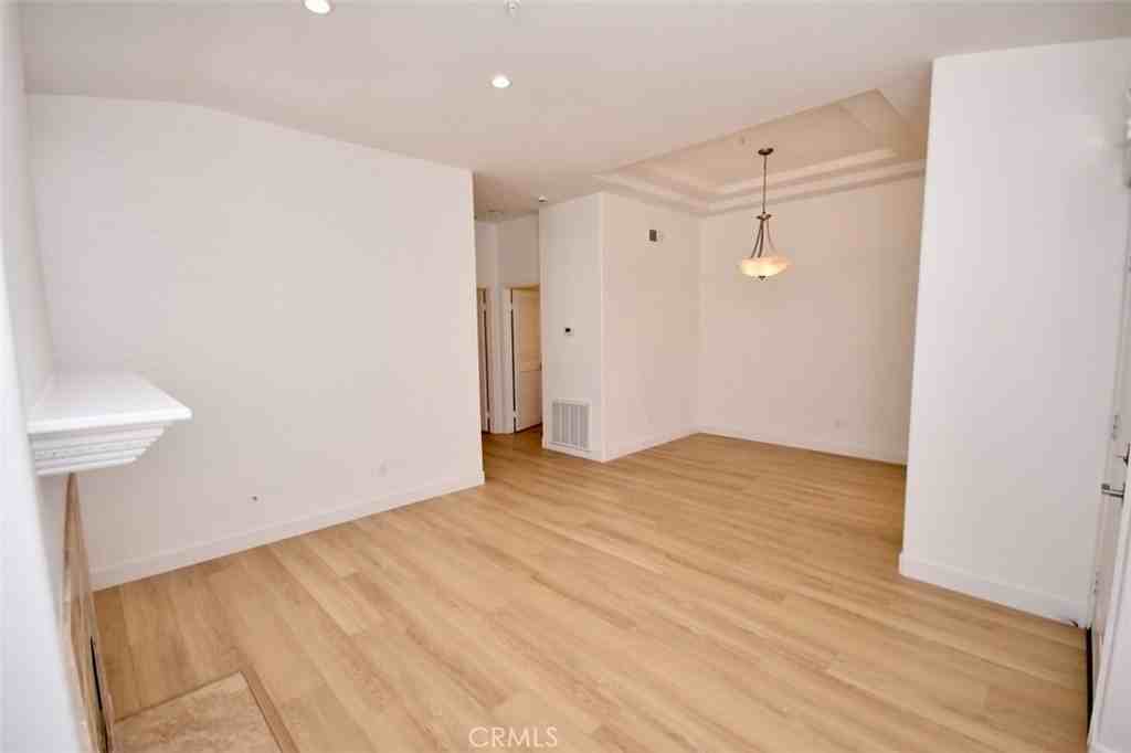 405 Tropea Aisle - Photo 5 of 27