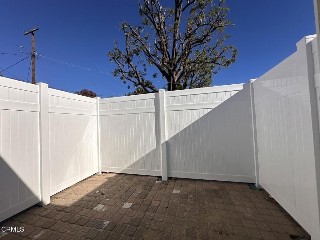 17451 Keswick St - Photo 7 of 8