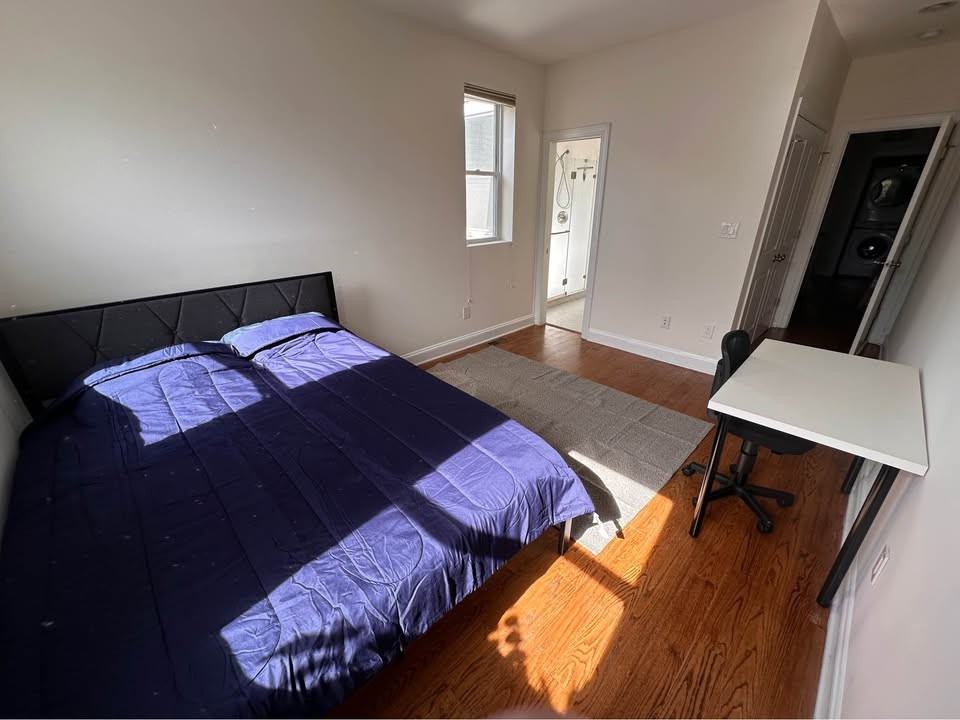 604 Harvard Street Northwest #F2-1 - Photo 2 of 5