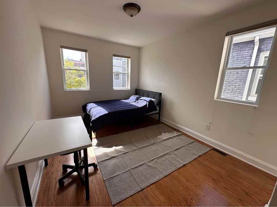 604 Harvard Street Northwest #F2-1 - Photo 4 of 5