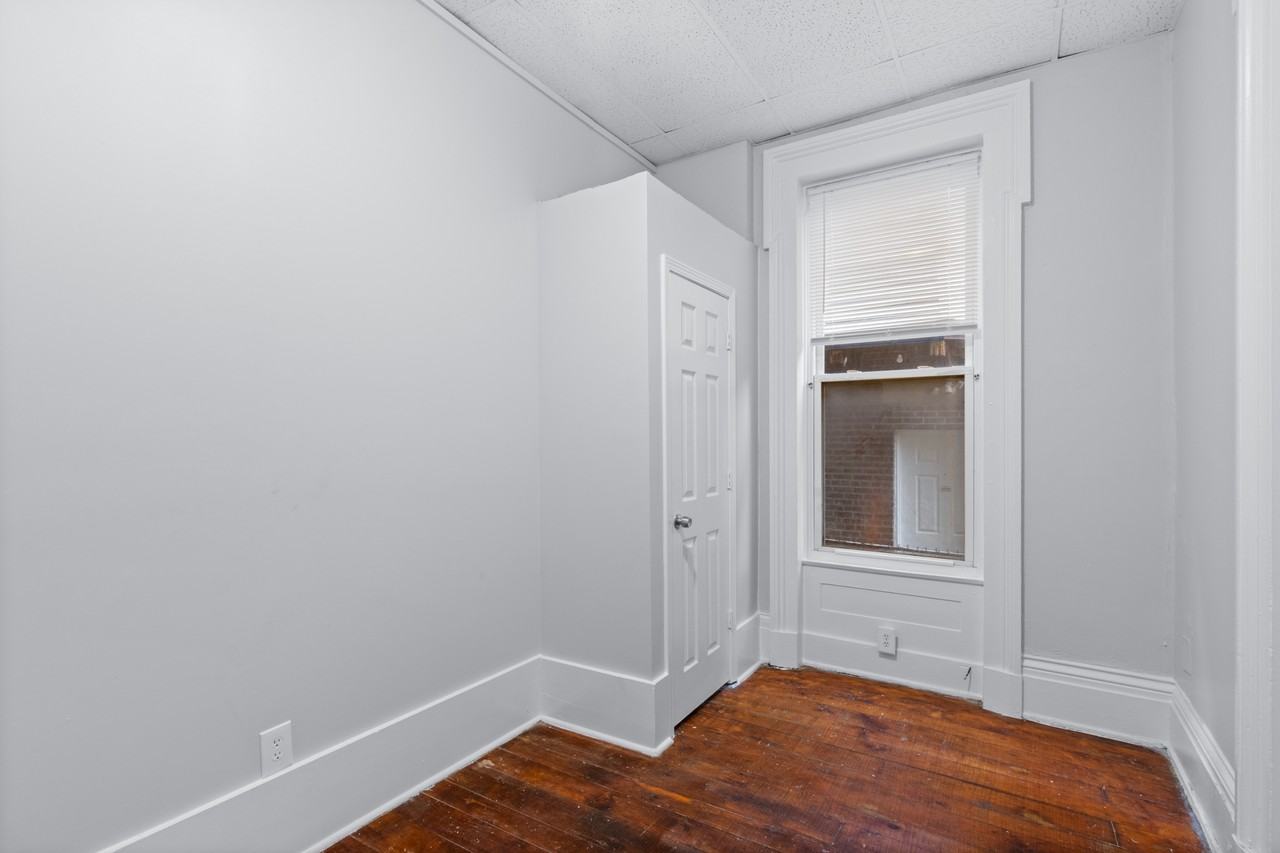 1814 West Jefferson Street #1 - Photo 6 of 13